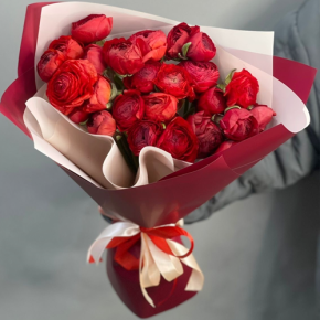 Букет из 21 красного ранункулюса в Подольске