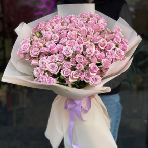 Букет из 25 лиловых кустовых роз (60 см) в Подольске