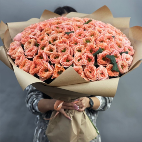Букет "Персик" из 101 махровой розы Риджентс парк (60 см) в Подольске