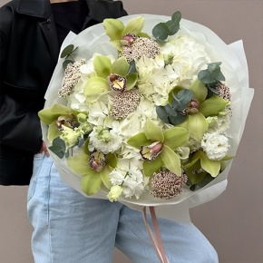 Букет "Эдем" из гортензии, орхидей, эустом, эвкалипта и озатамнуса в Подольске