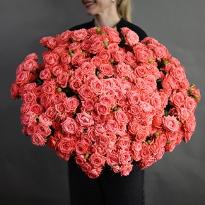 Букет из 39 коралловых кустовых роз (50 см) в Подольске