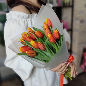 Букет из 15 огненных тюльпанов в Подольске