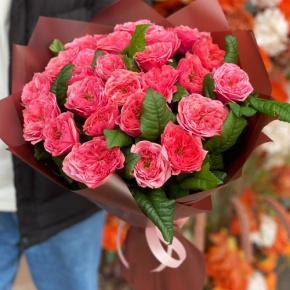 Букет из 25 махровых пионовидных роз Риджентс парк  (60 см) в Подольске