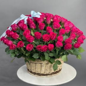 Композиция в корзине из 151 малиновой розы в Подольске
