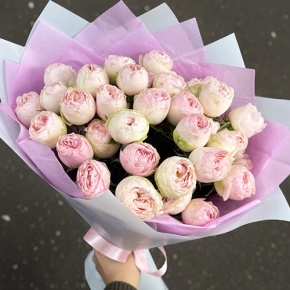 Букет из 11 кустовых пионовидных роз Мэнсфилд парк в Подольске