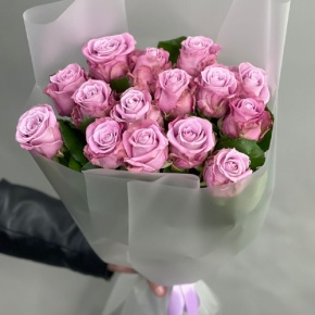 Монобукет из 15 малиновых роз Меритим (50 см) в Подольске