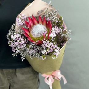 Букет из хамелациума, лимонниума и протеи в Подольске