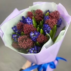 Букет "Твой яркий день" из гиацинтов и скиммии в Подольске