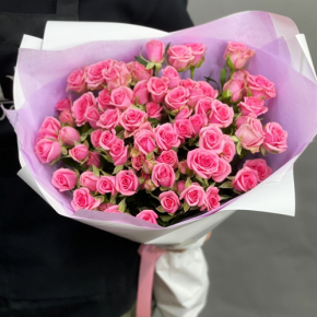 Букет "Рассвет принцессы" из 15 кустовых роз (50 см) в Подольске