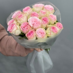 Букет из 17 роз Кения (40 см) в Подольске