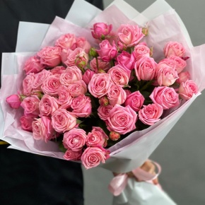 Букет из 11 нежных кустовых роз в Подольске