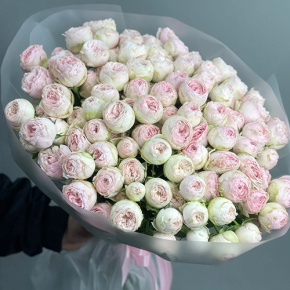 Букет из 25 кустовых пионовидных роз Мэнсфилд парк (50 см) в Подольске