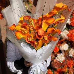 Монобукет из 21 оранжевой каллы в Подольске