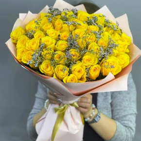 Букет из 51 лимонной розы с лимониумом в Подольске