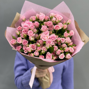 Букет  из 19 кустовых роз (60 см) в Подольске