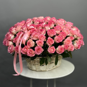 Композиция в корзине из 101 розы Джумилия в Подольске