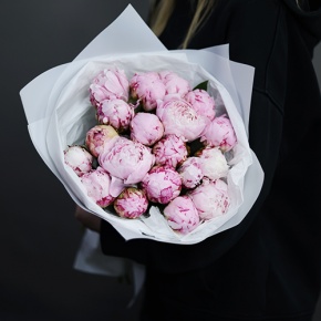 Букет из 19 розовых пионов Сара Бернар в Подольске