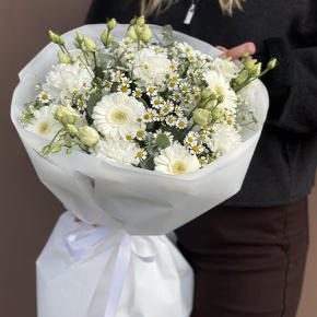 Букет "Вера и надежда" из ромашек, гербер, эвкалипта, диантусов и эустом в Подольске
