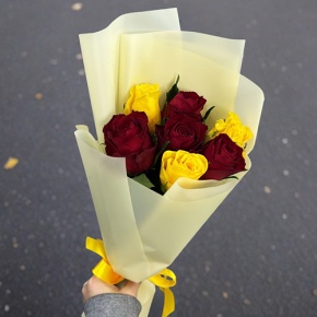 Букет из 7 Кенийских роз (40 см) в Подольске