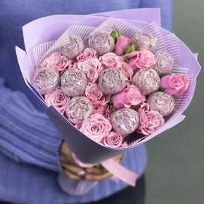 Букет из шоколадных пионов и кустовых роз в Подольске