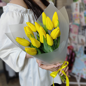 Букет из 15 жёлтых тюльпанов в Подольске