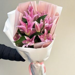 Монобукет из 9 ароматных розовых лилий в Подольске