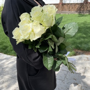 Букет из 9 белых роз (70 см) в Подольске